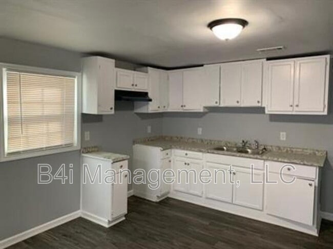 Foto del edificio - 1201 Lake Dr