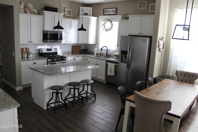 Foto del edificio - 13545 W Desert Moon Way