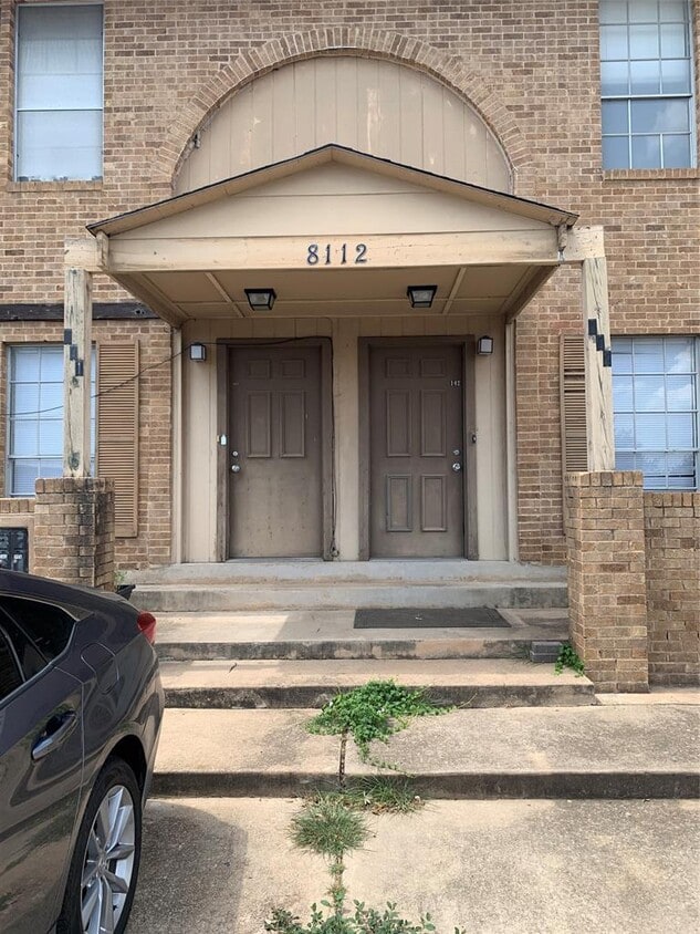 Primary Photo - 8112 Sonnet Ave