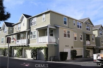 Building Photo - 64 Valmont Way