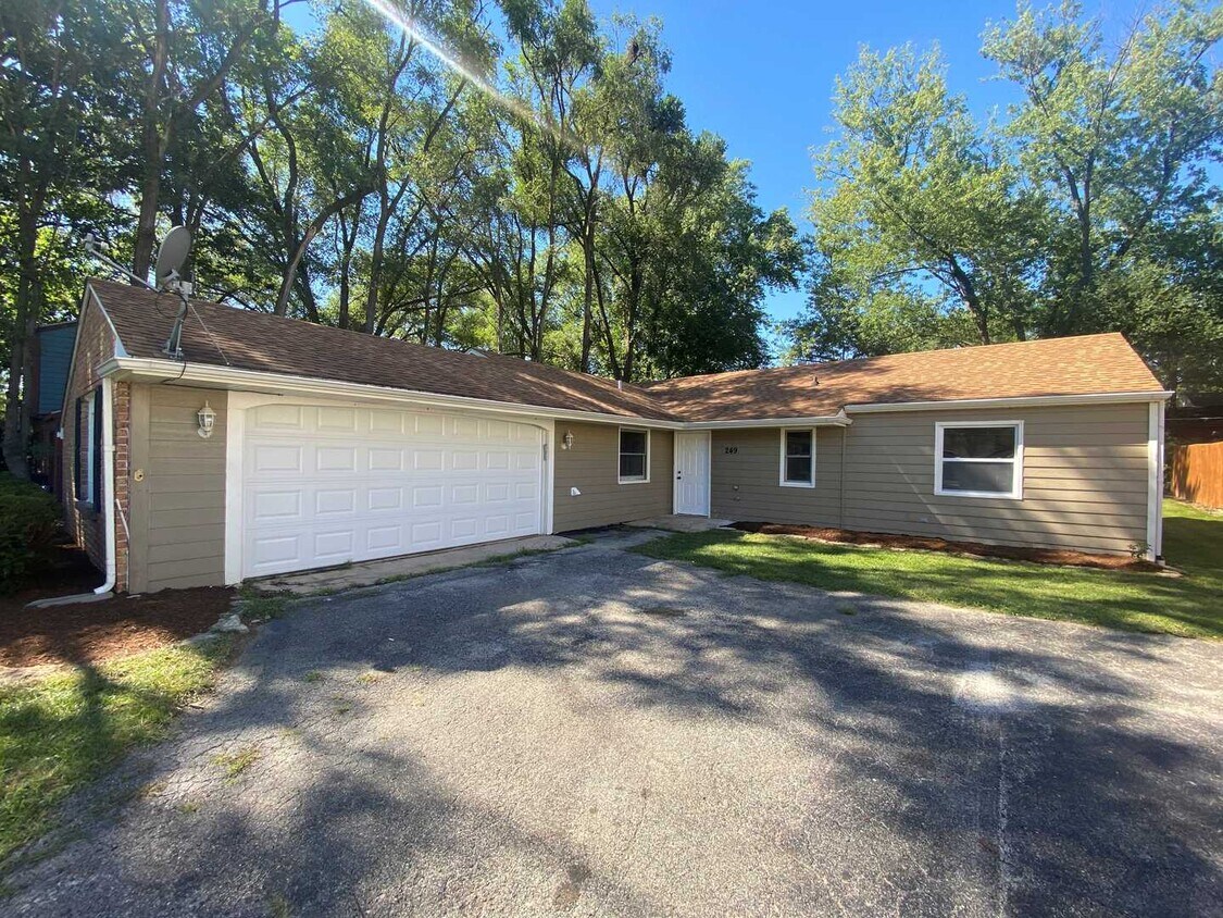 Primary Photo - 249 Thornhurst Rd