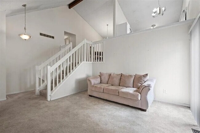 Foto del edificio - 12808 W 108th St