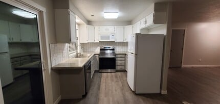 Building Photo - 9316 W Cory Ln