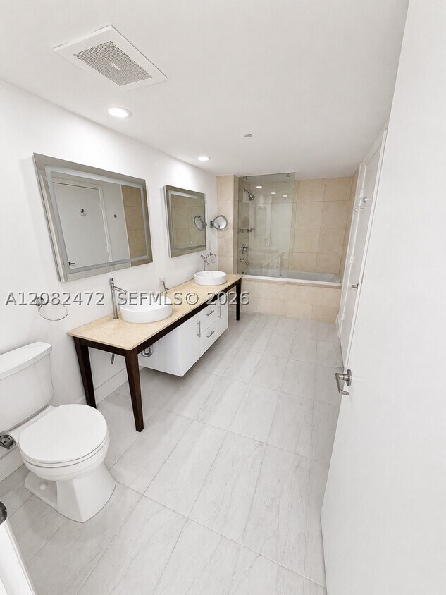 Foto del edificio - 465 Brickell Ave
