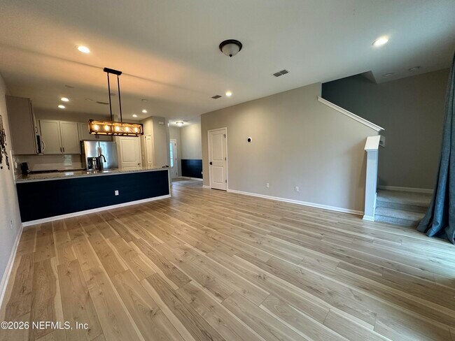 Foto del edificio - 61 Pinebury Ln