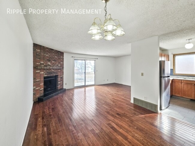 Building Photo - BRIGHT 3 BEDS, 1.5 BATHS TOWNHOUSE |  FAMILY LIVING IN RADISSON HEIGHTS