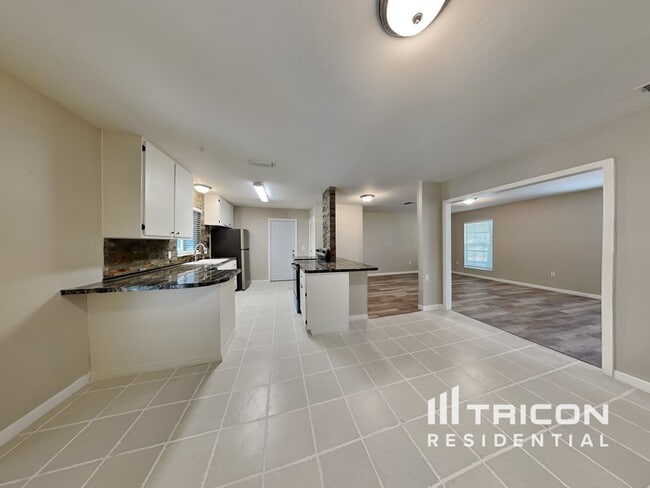 Building Photo - 1334 Stately Oaks Dr NW