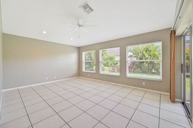 Foto del edificio - ** Fountain Lakes Estero ~ Single Family H...