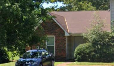 Building Photo - 542 S Woodburn Dr