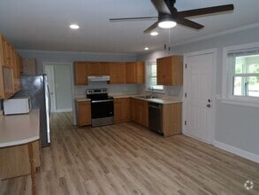 Building Photo - 416 N Kerr Ave