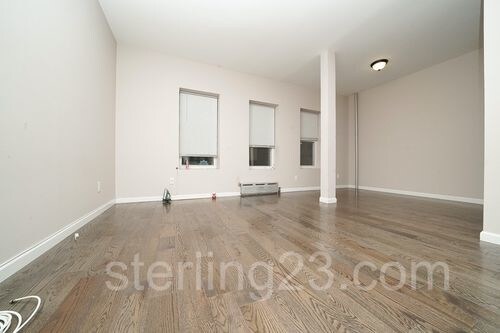 Building Photo - 3044 Steinway St