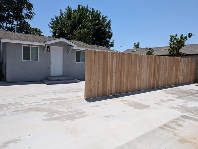 Building Photo - 7614 Fern St