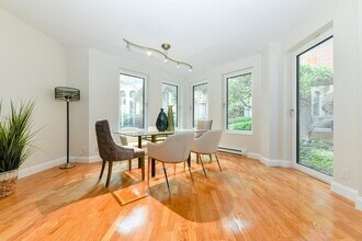Building Photo - 492 Beacon St
