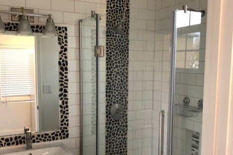 bathroom - 382 Gifford Ave