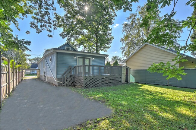 Building Photo - 7404 Harrison Ave