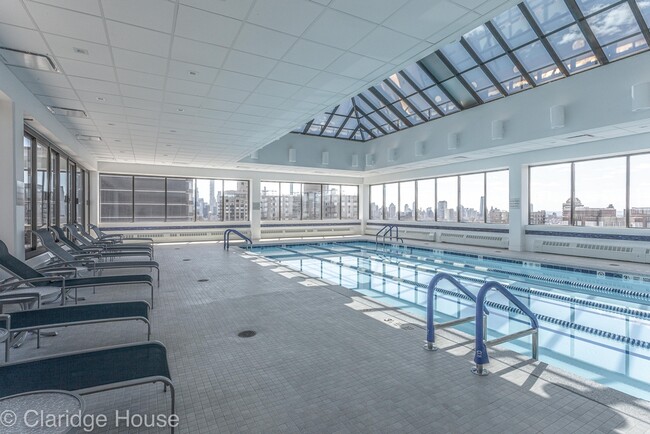 Foto del edificio - 210 E 86th St