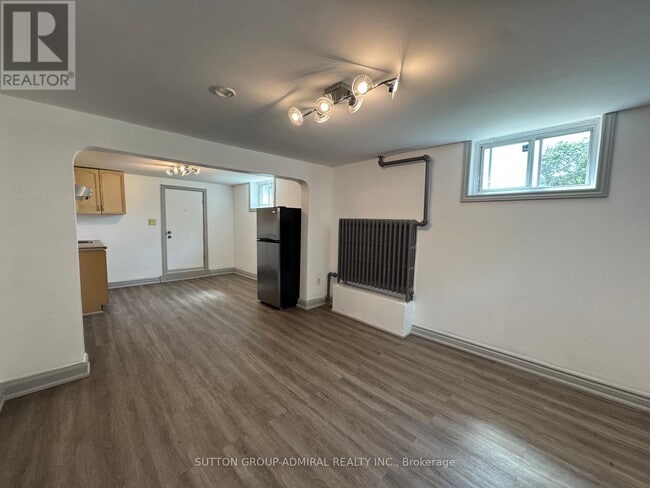 Building Photo - 618 Browns Line