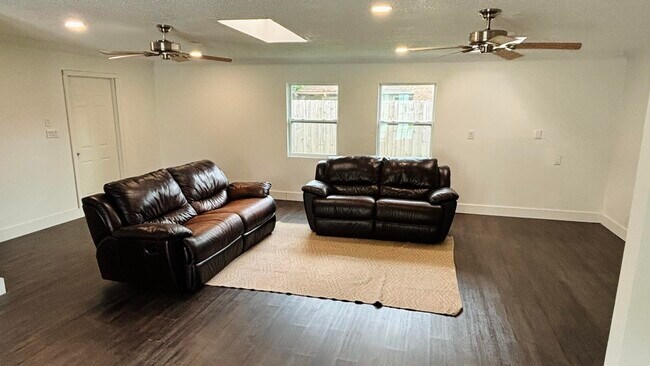 Foto del edificio - 10303 Pippin Ln