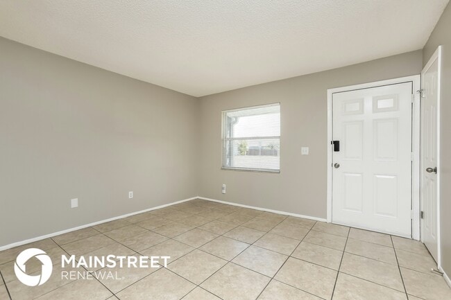 Building Photo - 7820 Plunkett Ave
