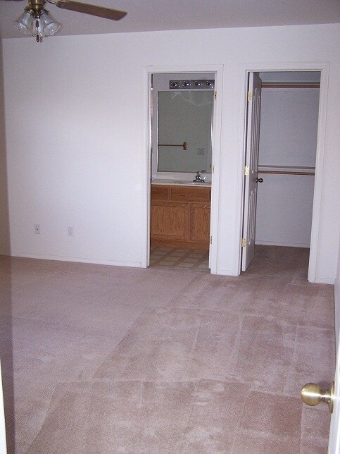 Foto del edificio - 3748 N Dale Dr