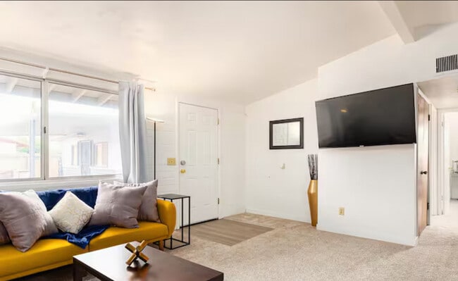 Foto del edificio - 1225 N Belvedere Ave