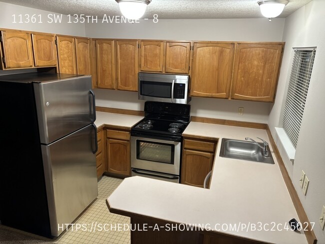 Building Photo - 11361 SW 135th Ave