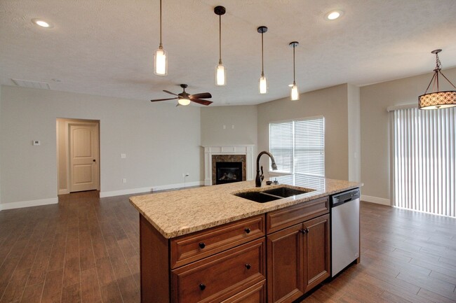 Building Photo - 4 Bedroom Home w/ 3-Car Garage