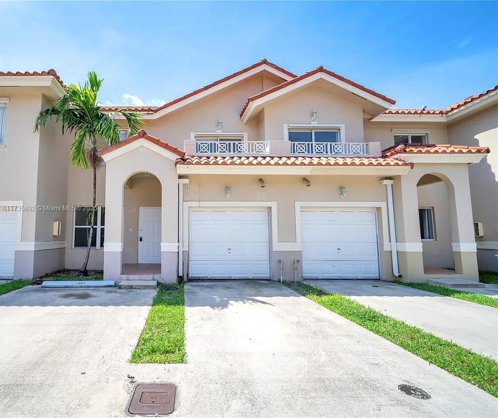 Foto principal - 8902 NW 109th Ct