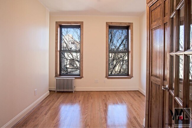 Building Photo - EAST 7 STREET