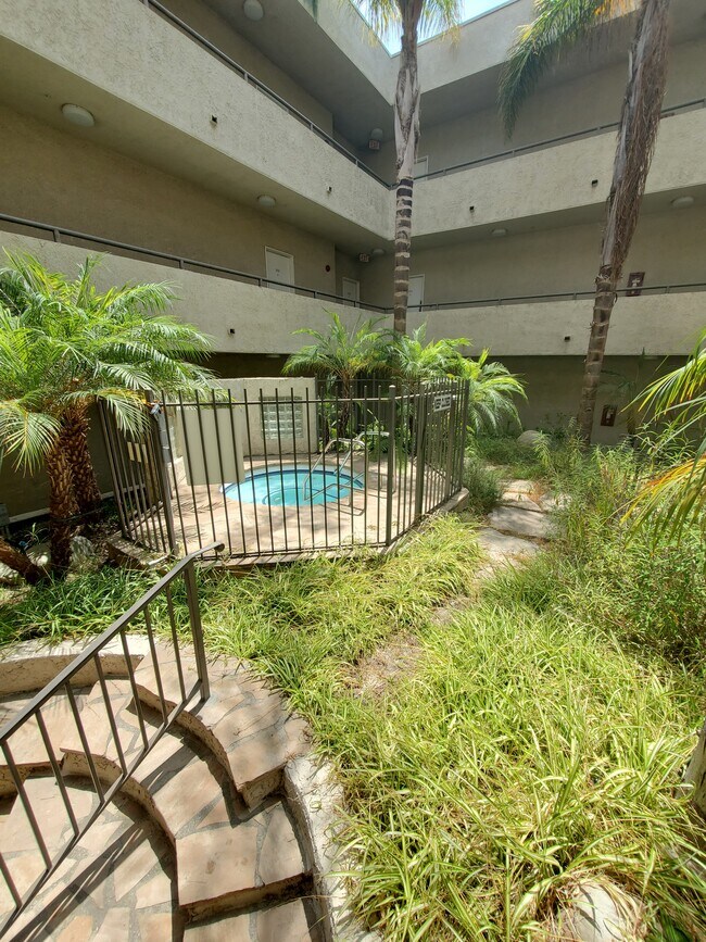 Spa - 3561 Clarington Ave