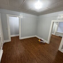 Building Photo - 432 W 3rd St