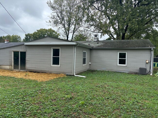 Building Photo - 28 Westwood Dr