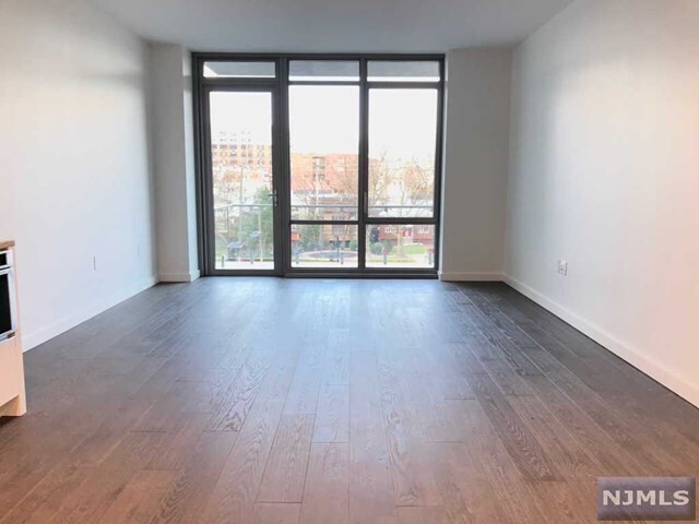 Foto principal - 320 Adolphus Ave