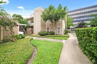 Building Photo - 728 Bering Dr