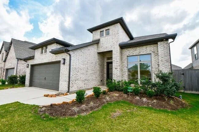Building Photo - Spacious 4BR House in Richmond
