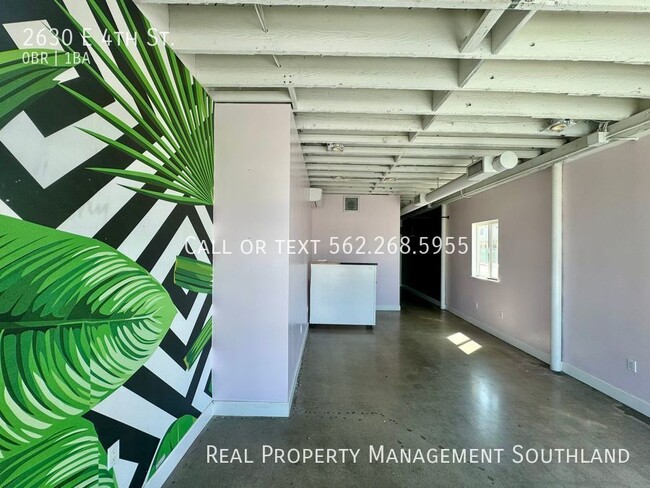 Foto del edificio - Commercial Retail Space for Rent / 660 SQF...