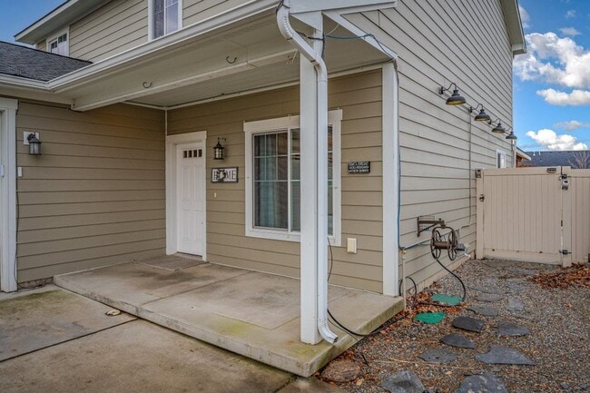 Building Photo - Tullamore Community 4 bed 3 bath with office