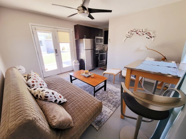 Building Photo - 1503 E Indian School Rd