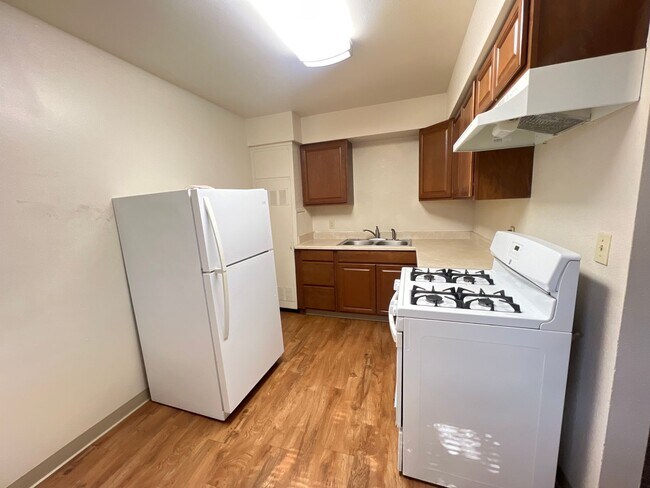 Foto del edificio - 731-745 W Santa Fe Ave