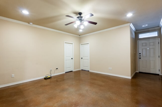 Foto del edificio - 312 Newcomb Ln