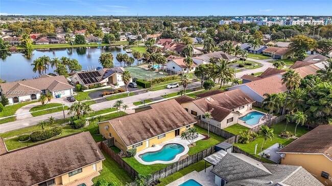 Foto del edificio - 8060 NW 51st Ct