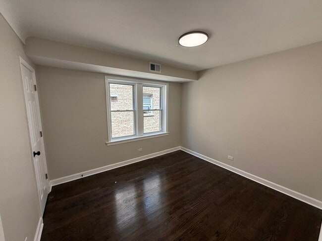 Foto del edificio - 1637 Elmwood Ave