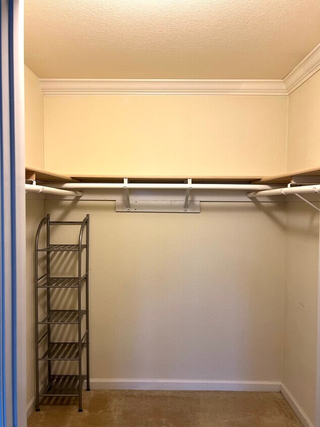 Foto del edificio - 1464 Whispering Oaks Way