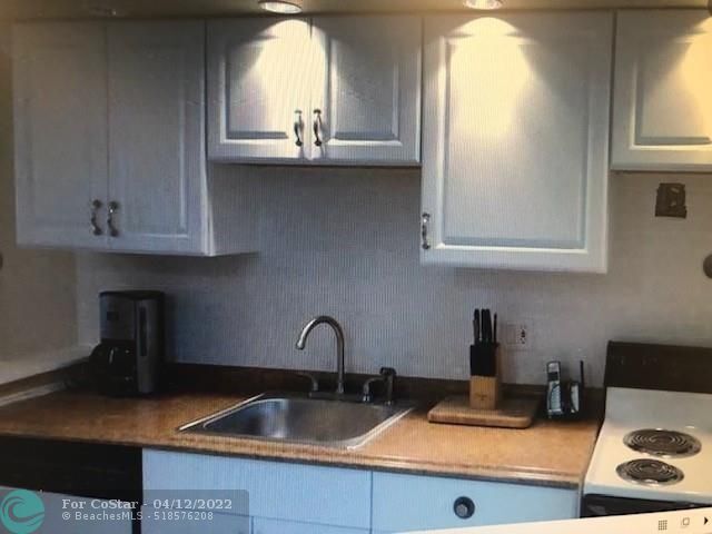Foto principal - 7600 NW 4th Pl