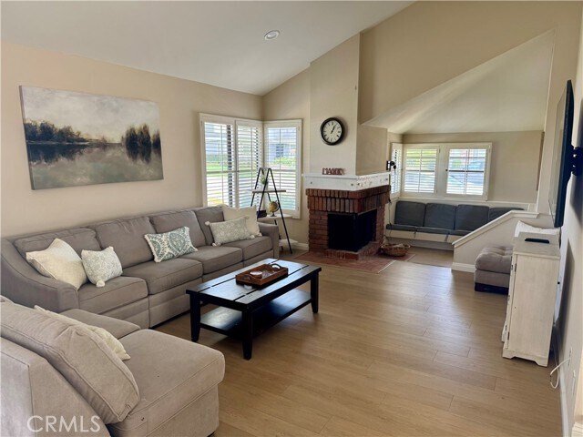 Building Photo - 17 Fallbrook