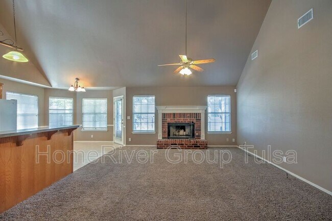 Building Photo - 3024 W Norman St