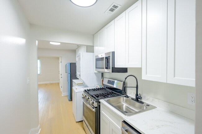 Building Photo - Charming 3 BR/1 BA Apartment in Trinidad!