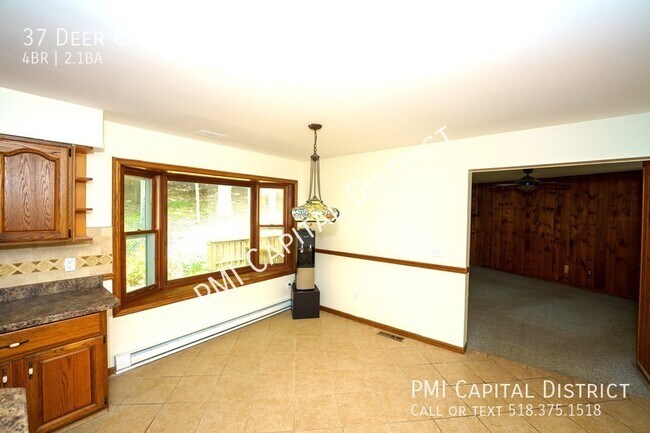 Building Photo - Stunning, Spacious 4BD/2.5BA House w/ Atta...