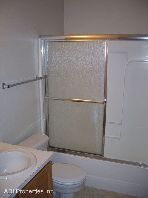 Foto del edificio - 3 br, 2.5 bath House - 728 SE Century Blvd.