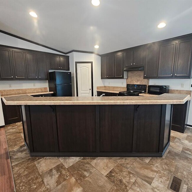Foto del edificio - 1065 Tamarack Dr